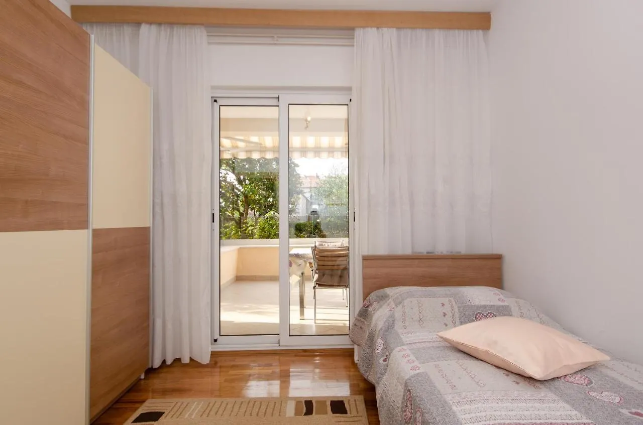 Apartments Bungavilia Rovigno 0*,  Croazia